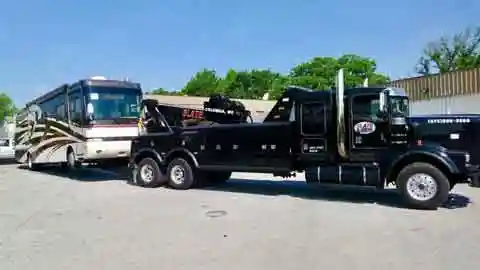 Motorhome Towing Columbia MO